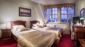 Standard Twin Room | Premium bedding, in-room safe, desk, blackout drapes