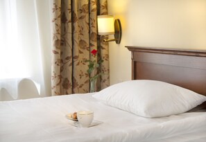 Single Room | Hypo-allergenic bedding, in-room safe, laptop workspace, free WiFi
