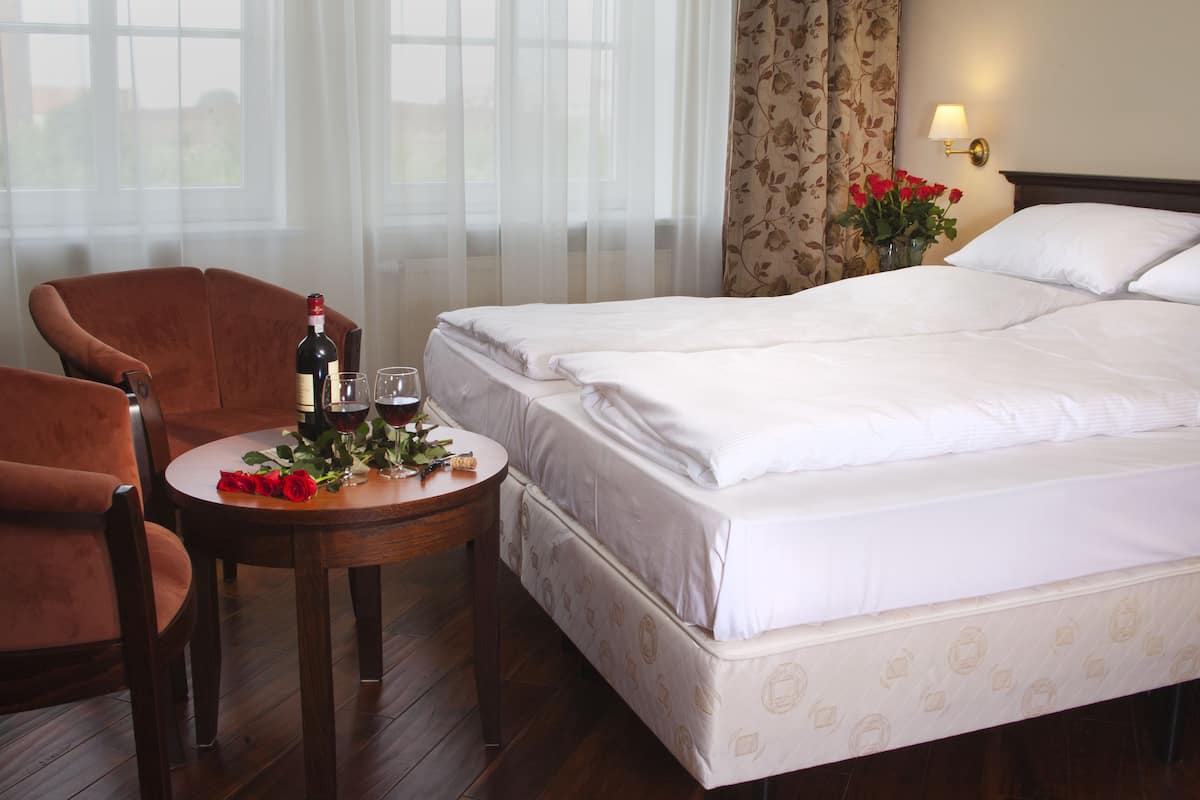 Superior Double Room, City View | Hypo-allergenic bedding, in-room safe, laptop workspace, free WiFi