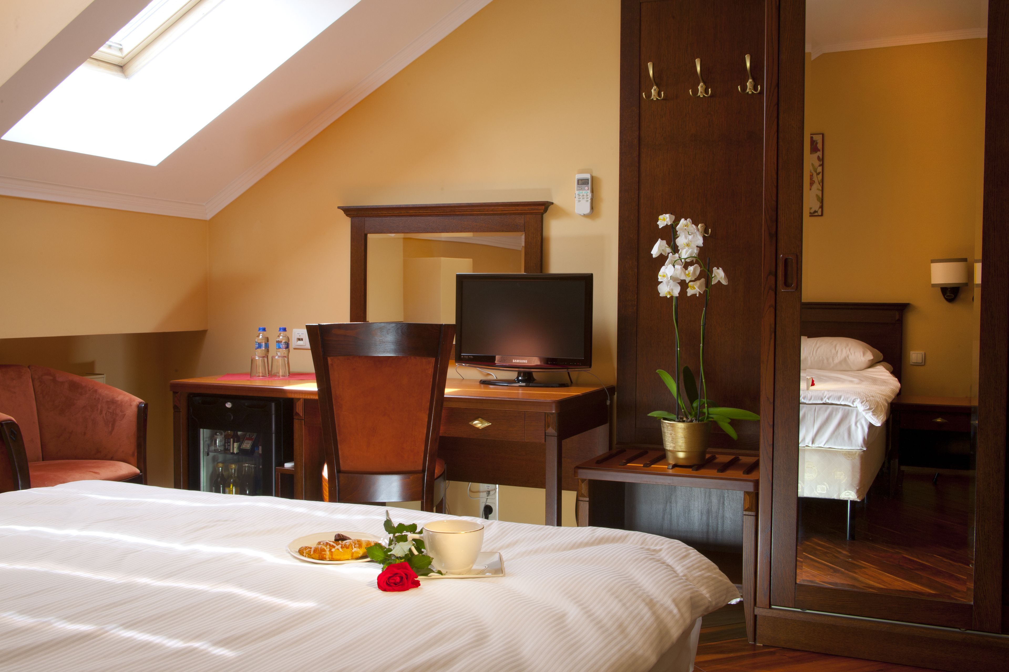 standard double room | hypo-allergenic bedding, in-room safe, laptop workspace, free wifi