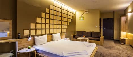 Studio (10% off in the restaurant) | Desk, free WiFi