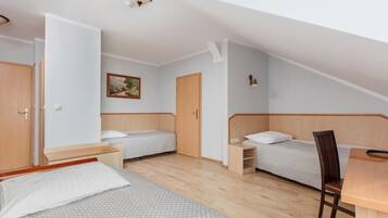 Caja de seguridad en la habitación, escritorio y wifi