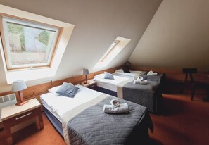 Desk, cots/infant beds, rollaway beds, free WiFi - Hotel 365 (Kielce)