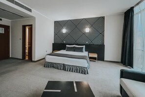 Minibar, cots/infant beds