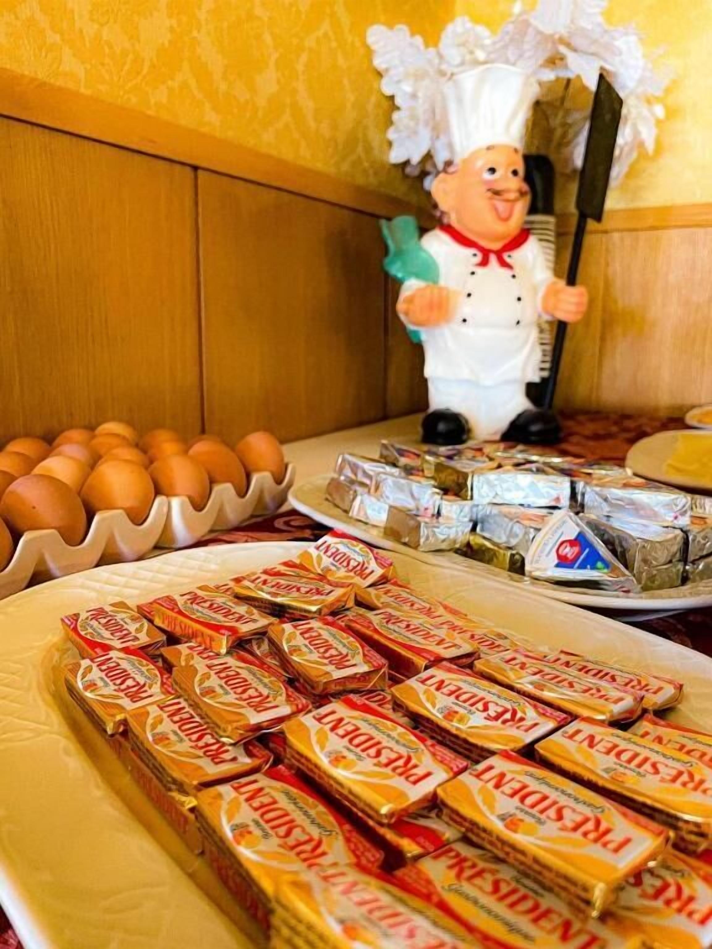 local cuisine, garden views