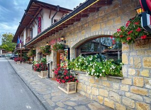 Paikallinen keittiö, näkymät puutarhaan