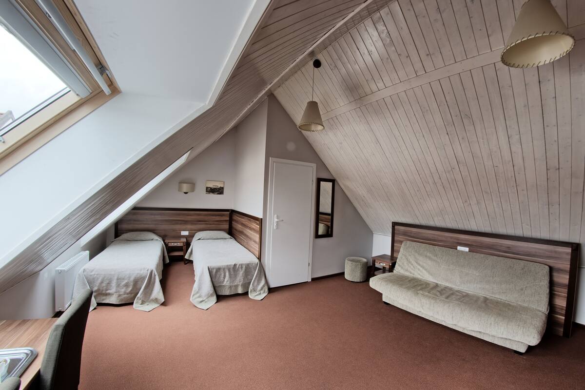 Quadruple Room | In-room safe, desk, iron/ironing board, free cots/infant beds