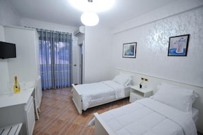 Unclassified image, 4 of 42, button - Iliria International (Durrës)