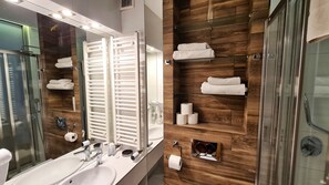 In-room safe, desk, soundproofing, iron/ironing board - Hotel Malinowski Economy (Gliwice)