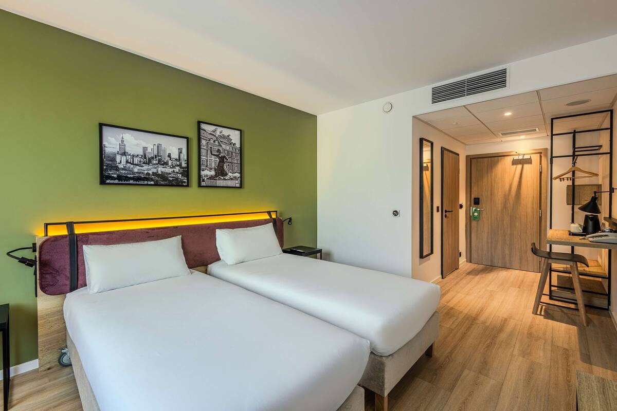 Habitación estándar, 2 camas individuales | Escritorio, cortinas opacas, sistema de insonorización