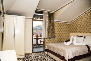 Premium bedding, minibar, in-room safe, blackout curtains - Nazar Hotel (Trabzon)