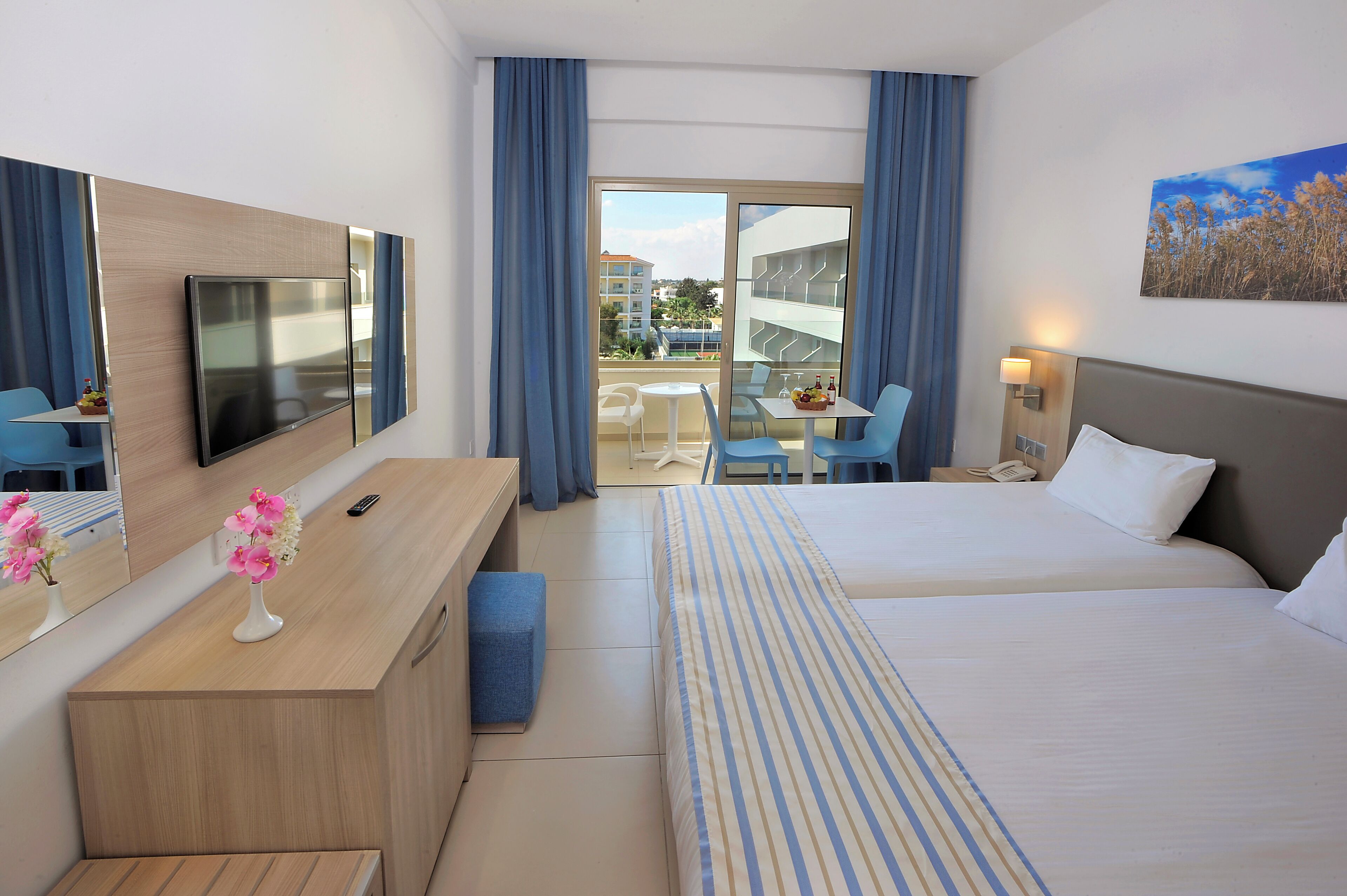In-room safe, free WiFi, bed sheets