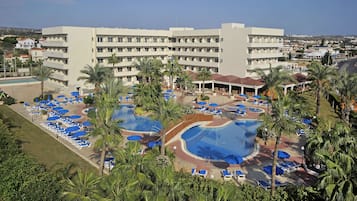 Piscina interna, piscina externa