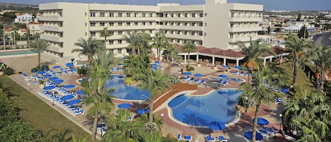 Indoor pool, outdoor pool