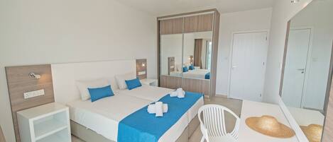 Zimmersafe, Verdunkelungsvorhänge, schallisolierte Zimmer