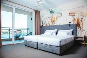 Egyptian cotton sheets, premium bedding, memory-foam beds, minibar - Hotel Antea Sozopol – By The Sea (Sozopol)