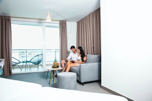 Quarto família, sacada, vista para o mar | Vista para praia/oceano