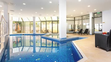 Indendørs pool