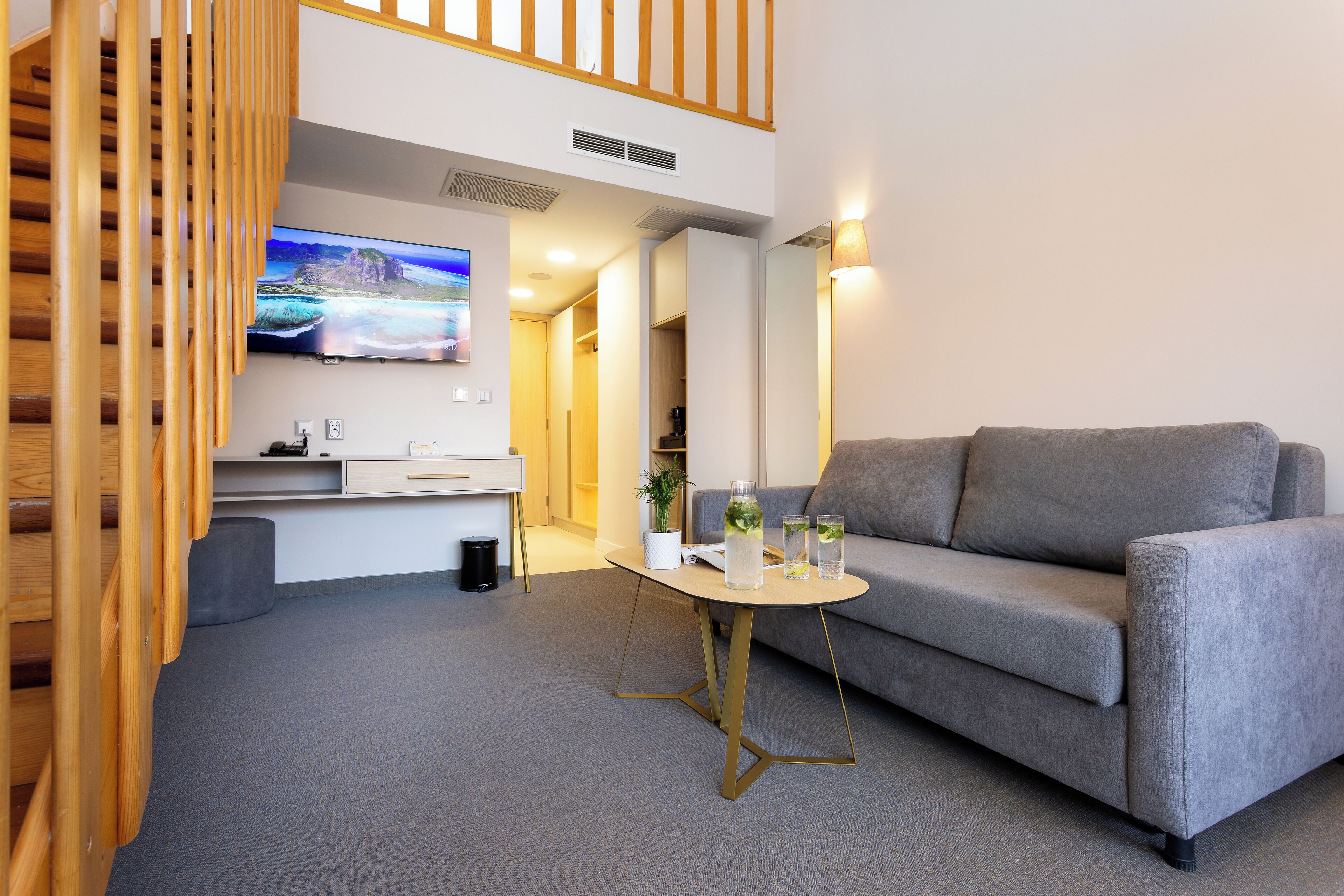 Loft, Sea View