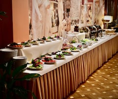 Daily buffet breakfast for a fee