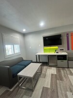 Room, Jetted Tub | Premium bedding, in-room safe, desk, free WiFi