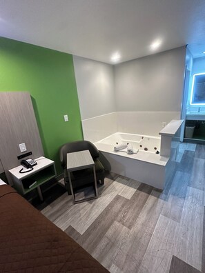 Premium bedding, in-room safe, desk, free WiFi - Garden Inn (San Gabriel)