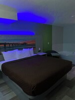 Romantic Room, 1 King Bed, Jetted Tub | Premium bedding, in-room safe, desk, free WiFi