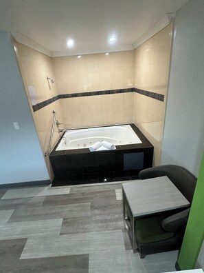 Room, Jetted Tub | Bathroom