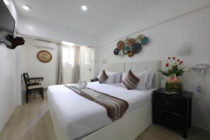 ห้องสแตนดาร์ดดับเบิล, เตียงใหญ่ 1 เตียง | ตู้นิรภัยในห้องพัก, Wi-Fi ฟรี, ผ้าปูที่นอน