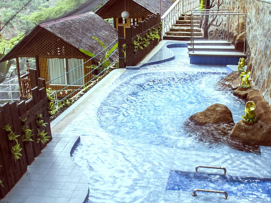 Sauna, hot tub, body treatments, body scrubs, facials, reflexology