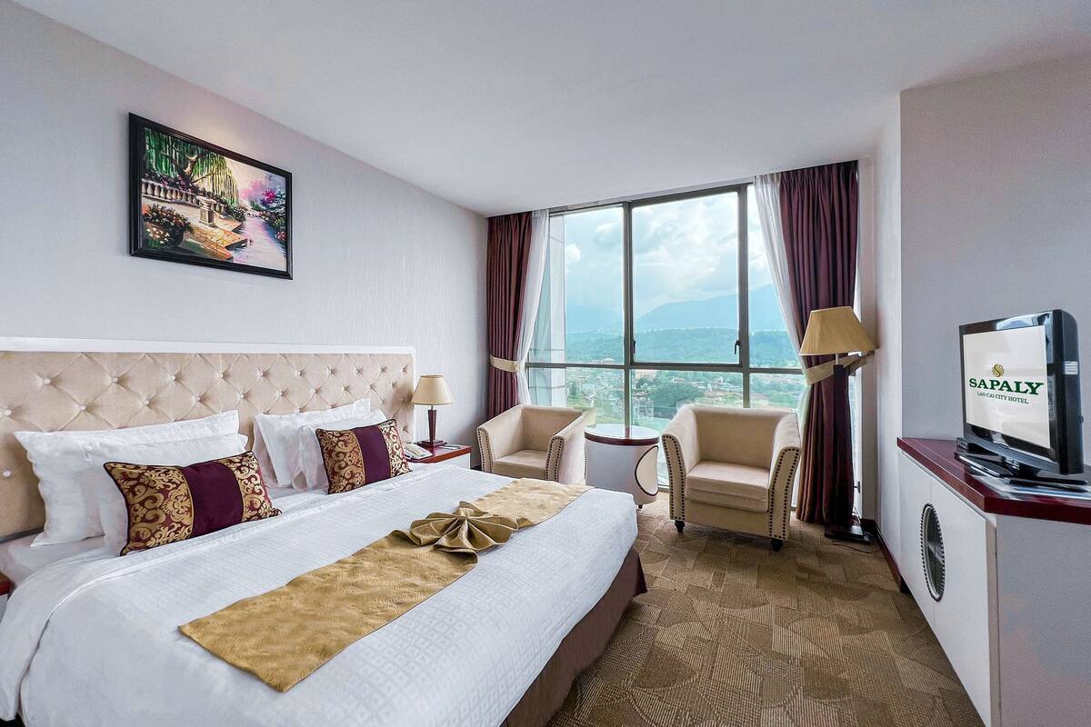 junior suite | memory-foam beds, minibar, in-room safe, desk