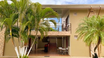 Dobbeltrom – standard, 2 dobbeltsenger, tilgjengelighetstilpasset, hageområde | Safe på rommet, wi-fi (inkludert) og sengetøy