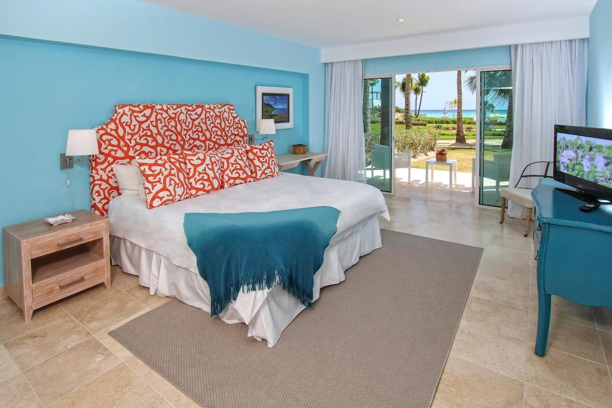 Down comforters, minibar, in-room safe, blackout drapes