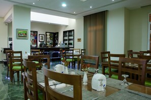 含每日全套早餐