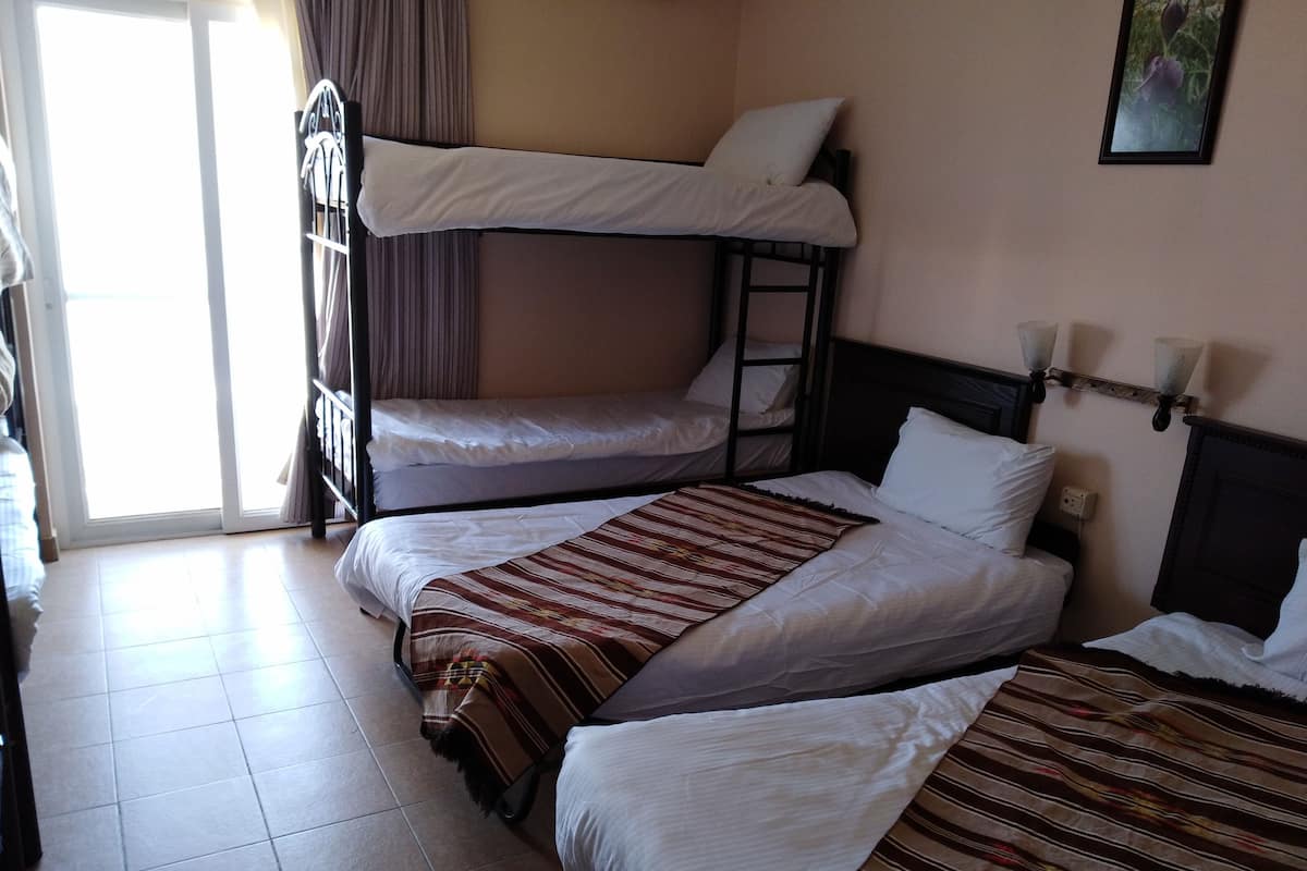 Bed in Deluxe Shared Dormitory, Mixed Dorm, Balcony, City View | Minibar, in-room safe, desk, soundproofing
