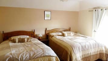 Free cots/infant beds, free WiFi