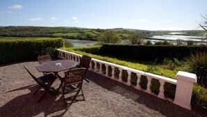 Terrace/patio - Bridgeview Farmhouse (Kilbrittain)