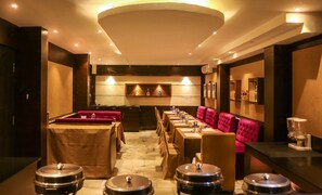 Breakfast, lunch, dinner served; local and international cuisine  - Hotel Mars Classic (Chennai)