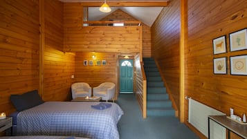 4 Bed Chalet Ensuite | WiFi, bed sheets