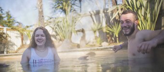 Smoke Lake Hot Springs Lodge and Camp