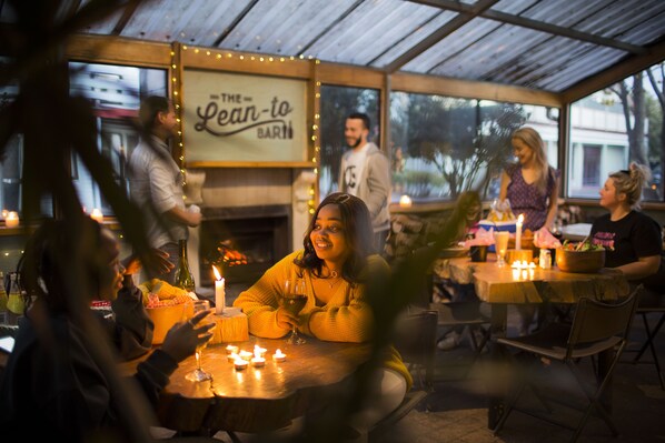 Terrace/patio - Smoke Lake Hot Springs Lodge and Camp (Rotorua)