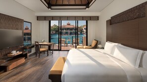 Lotus Lagoon View Room - Adults Only, Private Balcony, Lagoon Views, Adults-Only Swimming Lagoon | Egyptian cotton sheets, premium bedding, minibar, in-room safe - Anantara The Palm Dubai Resort (Dubai)