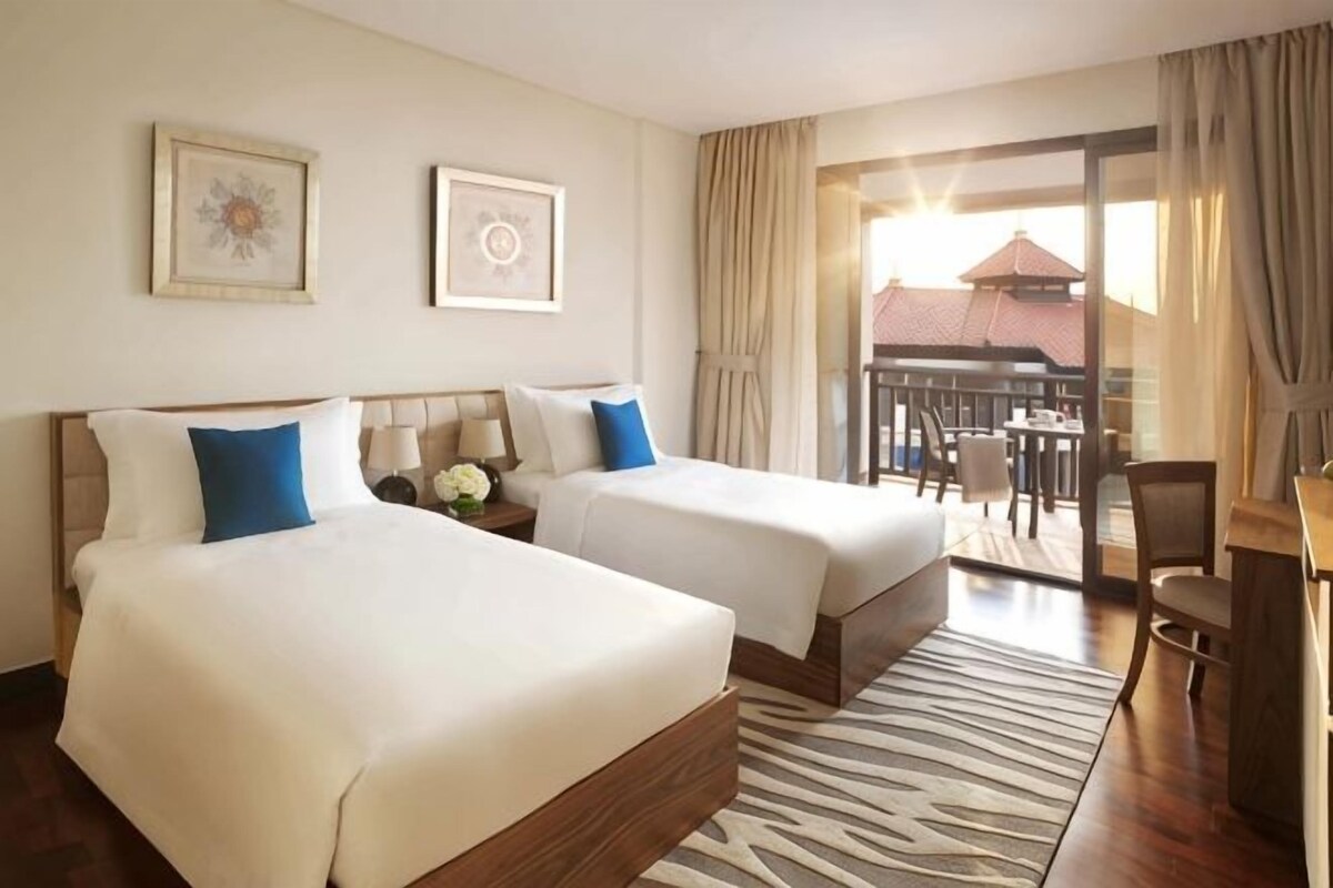 Egyptian cotton sheets, premium bedding, minibar, in-room safe