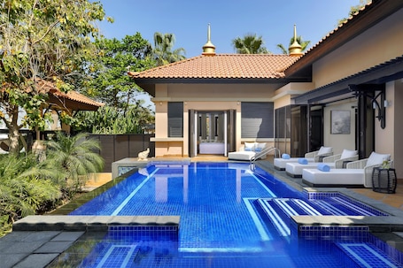 Egyptian cotton sheets, premium bedding, minibar, in-room safe. Anantara The Palm Dubai Resort