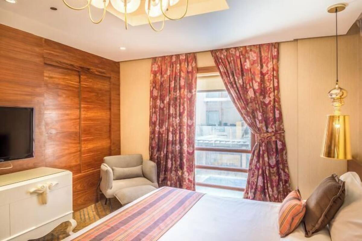 1 bedroom, Egyptian cotton sheets, in-room safe, desk