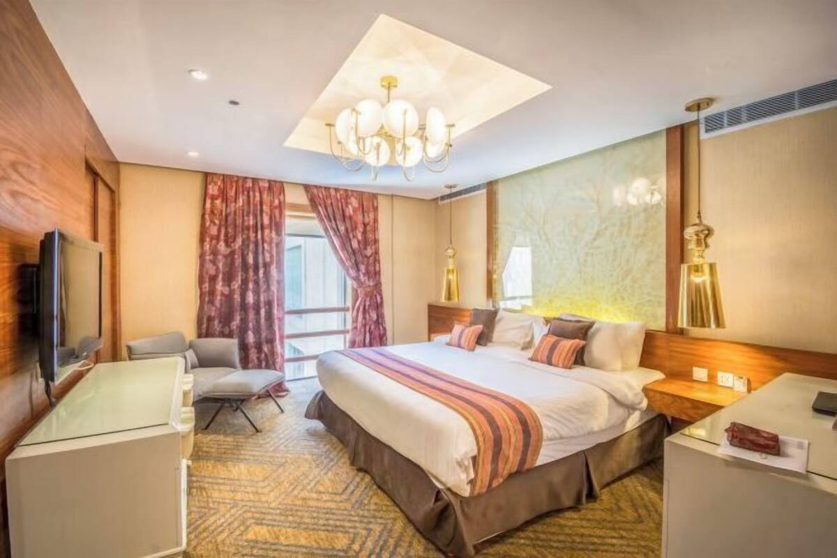 1 bedroom, Egyptian cotton sheets, in-room safe, desk