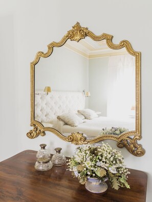 Coffres-forts dans les chambres, bureau, lits bébé (gratuits)