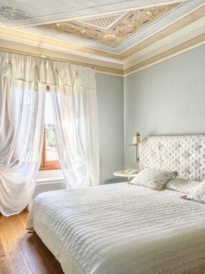 Két bảo mật tại phòng, bàn, nôi (giường cho trẻ sơ sinh) miễn phí 