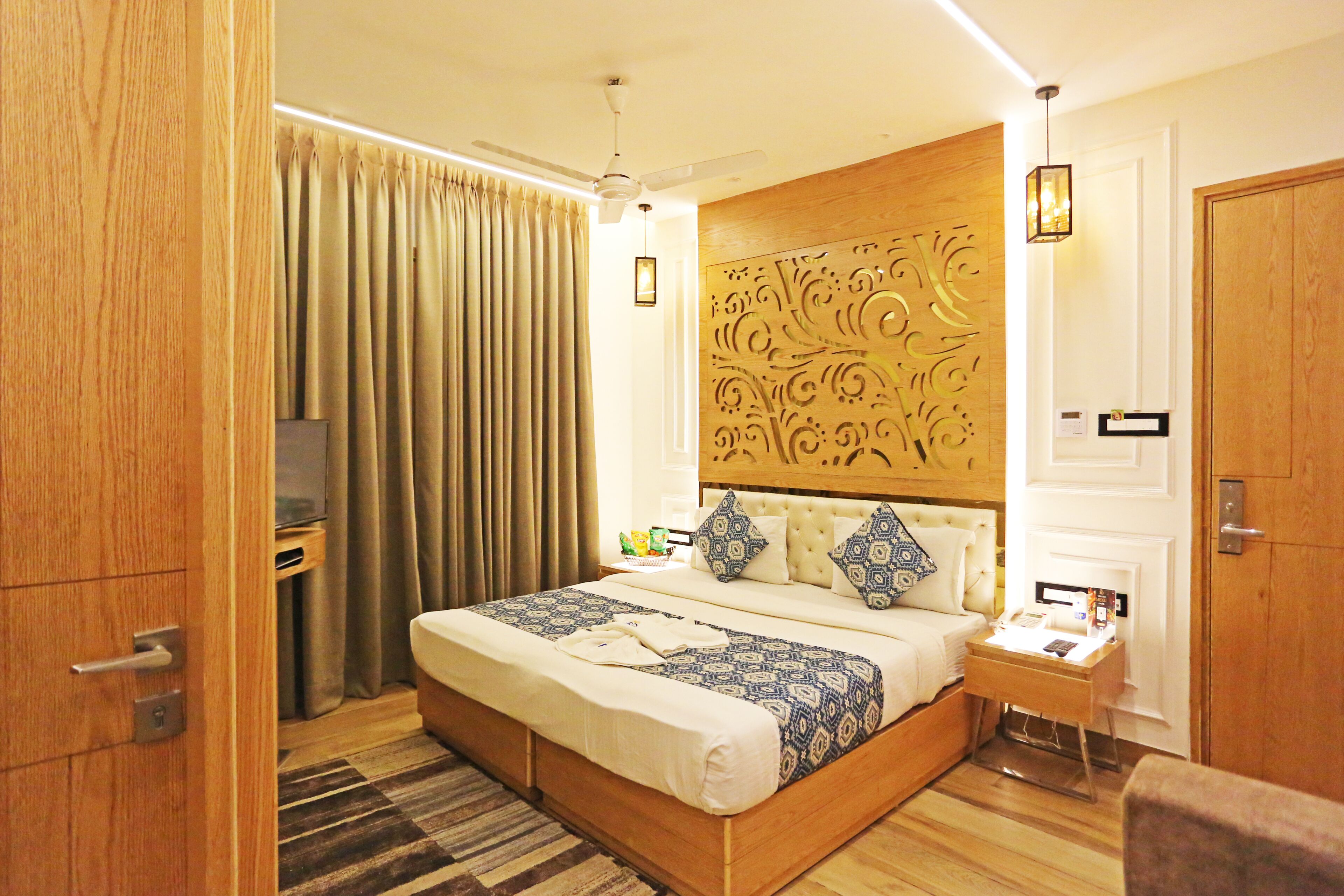 Photo - JRD Luxury-Business Hotel