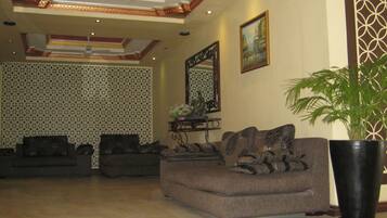 Lobby-Lounge